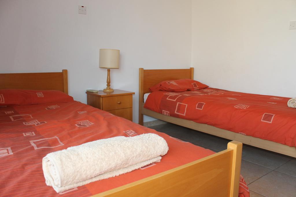 Diana Townhouse 2 Appartement Paphos Kamer foto
