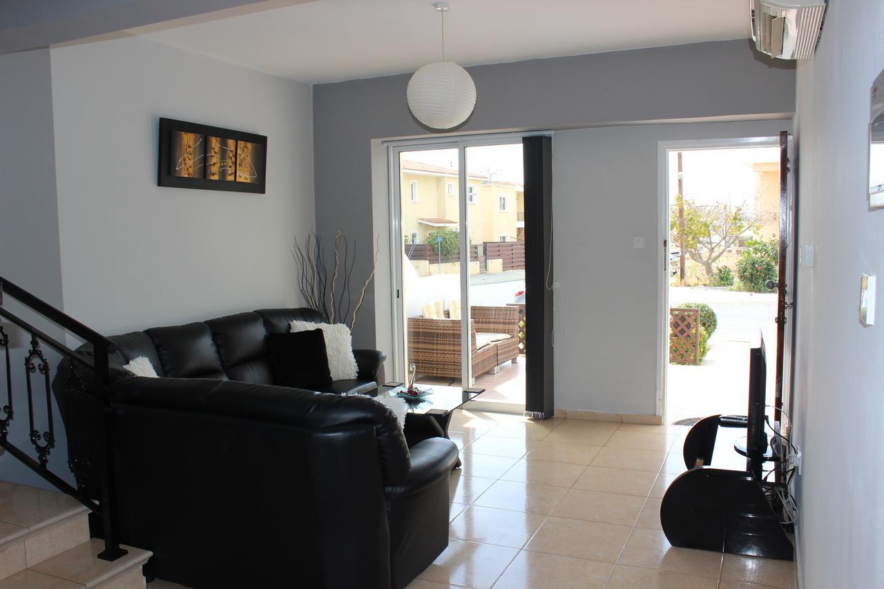 Diana Townhouse 2 Appartement Paphos Buitenkant foto