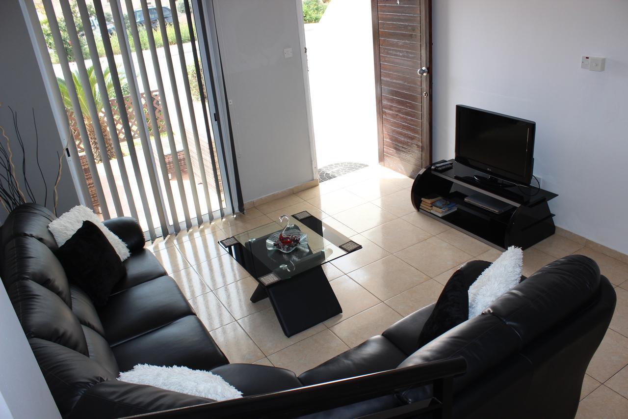 Diana Townhouse 2 Appartement Paphos Buitenkant foto